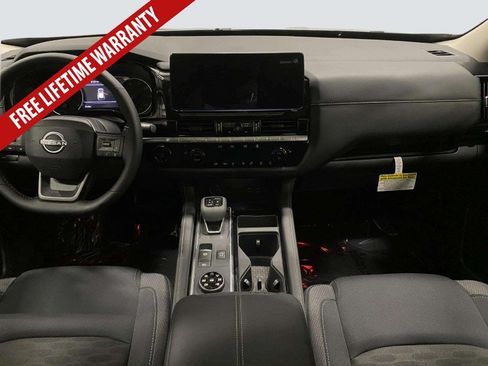 New 2026 Nissan Pathfinder SV w/ SV Premium Package AWD/4WD image 24