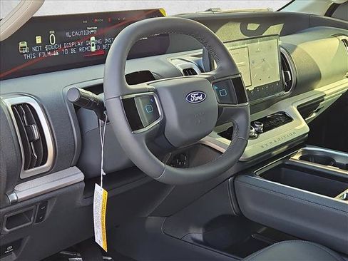 New 2027 Ford Expedition Max Active RWD image 3