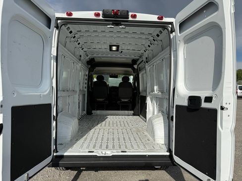 Used 2025 RAM ProMaster 2500 w/ Convenience Group FWD image 23