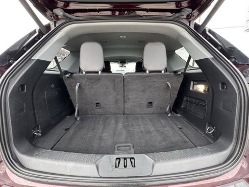 Used 2022 Ford Explorer XLT w/ Equipment Group 202A image 5