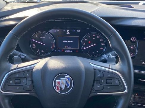 Used 2023 Buick Envision Essence image 8