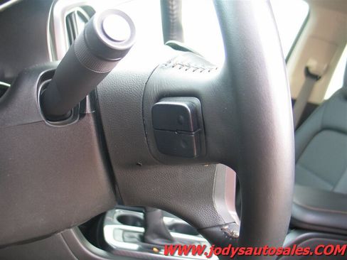 Used 2022 GMC Canyon AT4 w/ Trailering Package AWD/4WD image 5