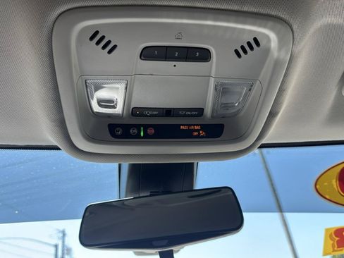 Used 2020 Chevrolet Traverse RS FWD image 35
