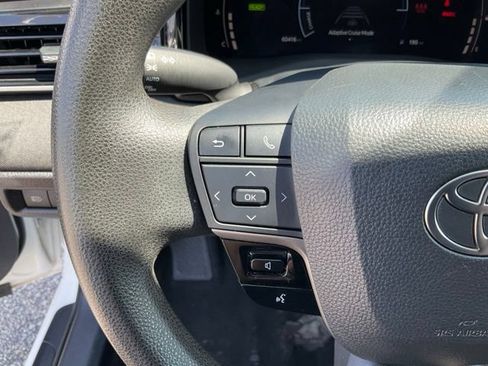Used 2025 Toyota Camry LE FWD image 10