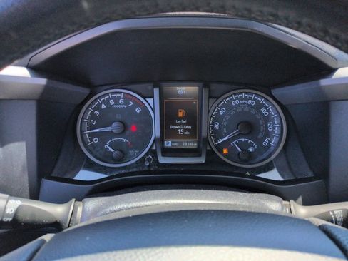 Used 2022 Toyota Tacoma TRD Off-Road w/ TRD Premium Off Road Package RWD image 11