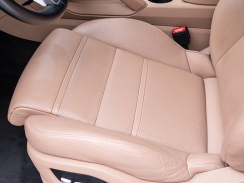 Used 2021 Porsche Cayenne Coupe image 16