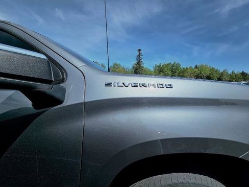 Used 2022 Chevrolet Silverado 1500 LT image 10