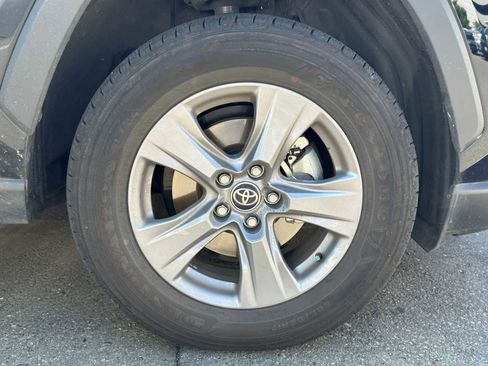 Certified 2025 Toyota RAV4 XLE w/ Convenience Package AWD/4WD image 4