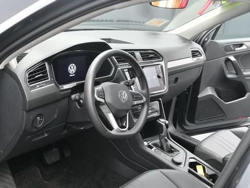 Used 2023 Volkswagen Tiguan SE AWD/4WD image 26