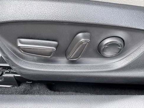 Used 2023 Toyota Camry SE image 18