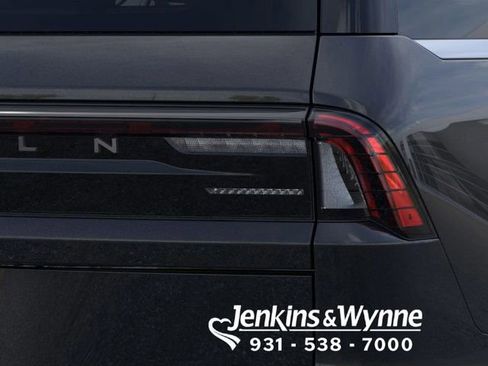 New 2026 Lincoln Navigator Black Label AWD/4WD image 21