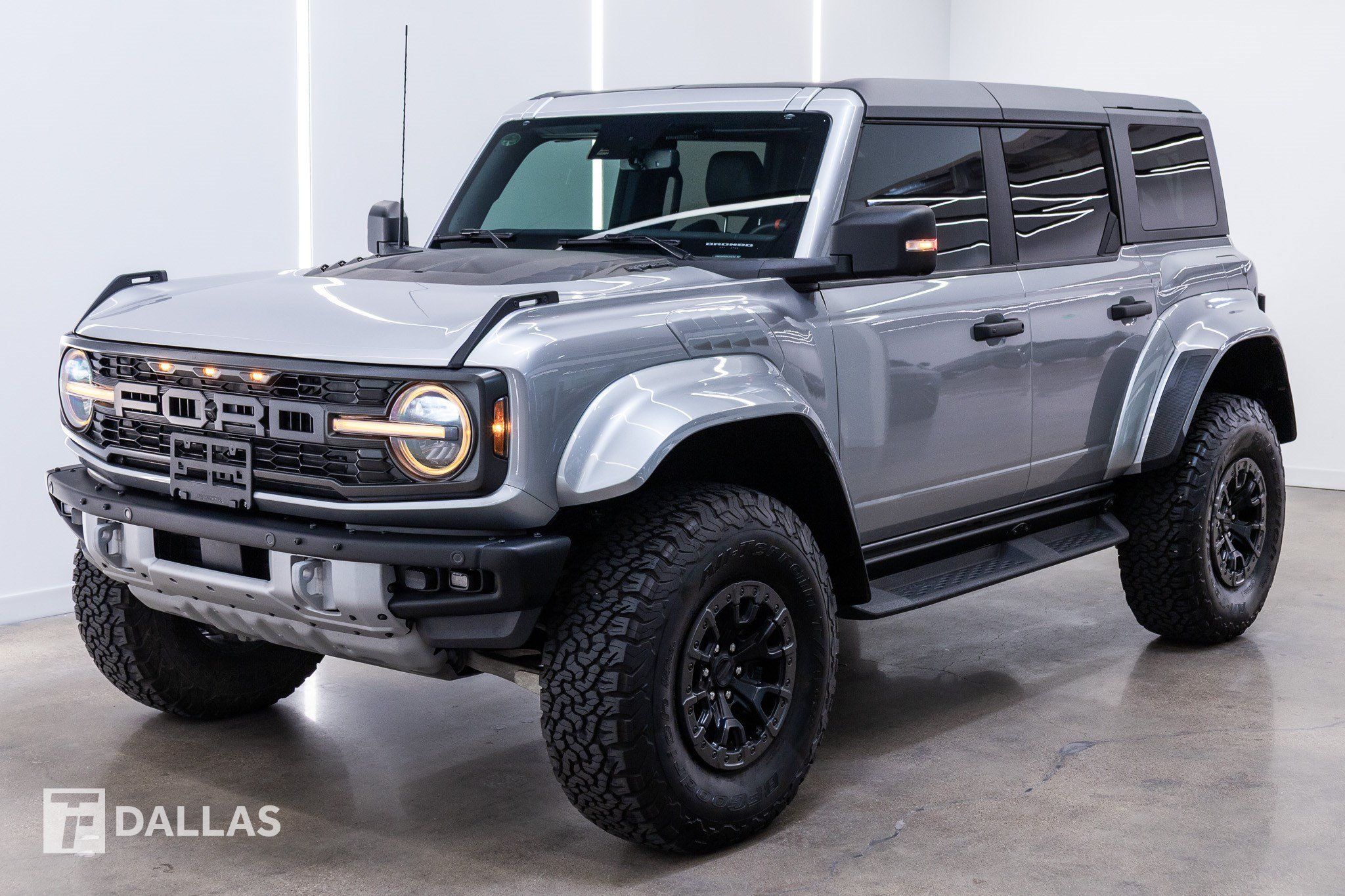 Used 2024 Ford Bronco Raptor AWD/4WD image 2