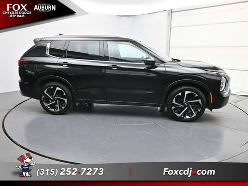 Used 2023 Mitsubishi Outlander SEL 40th Anniversary AWD/4WD image 17