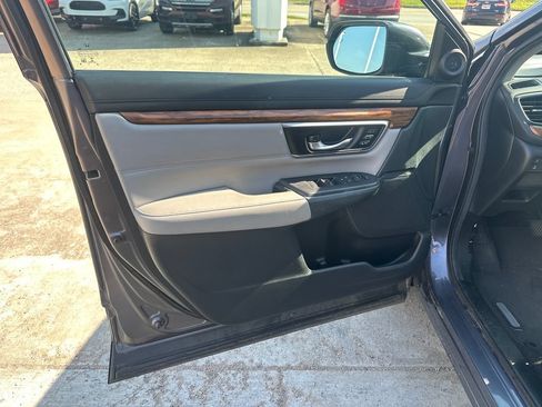 Used 2018 Honda CR-V Touring image 10