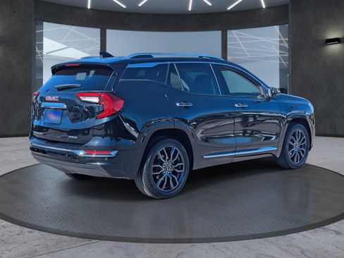 Used 2024 GMC Terrain Denali w/ Black Diamond Edition image 6