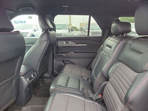 Used 2025 Ford Explorer ST-Line image 6