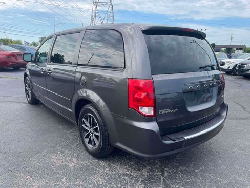 Used 2017 Dodge Grand Caravan GT FWD image 3