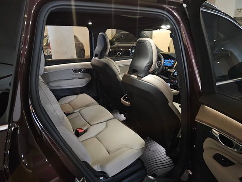 Certified 2025 Volvo XC90 B5 Plus image 9