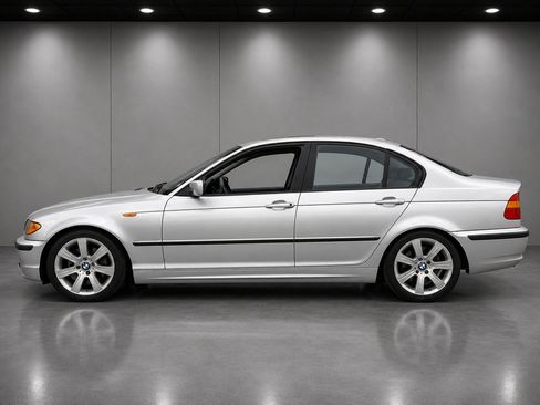 Used 2003 BMW 325i Sedan RWD image 2