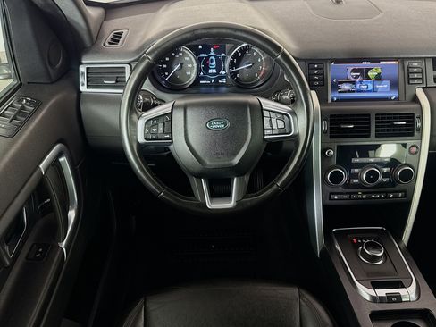 Used 2019 Land Rover Discovery Sport SE AWD/4WD image 16