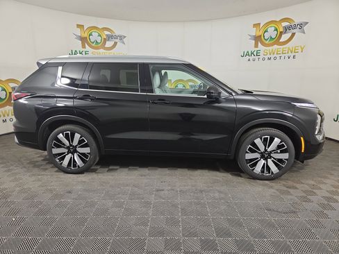 New 2025 Mitsubishi Outlander Platinum Edition image 8