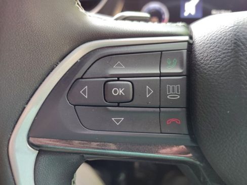 Used 2023 Jeep Grand Cherokee L Laredo AWD/4WD image 28