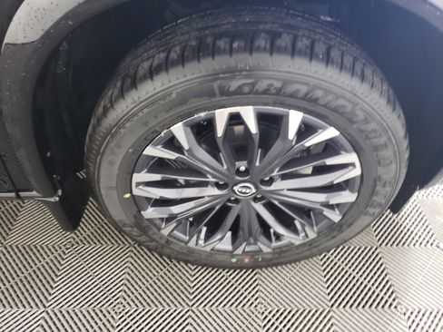 New 2026 Nissan Rogue Platinum image 8