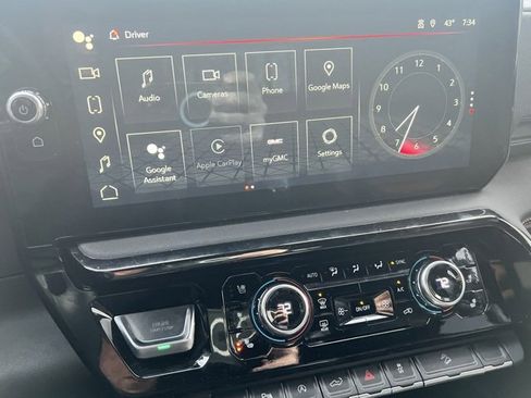 Used 2023 GMC Sierra 1500 AT4 w/ AT4 Premium Package image 17