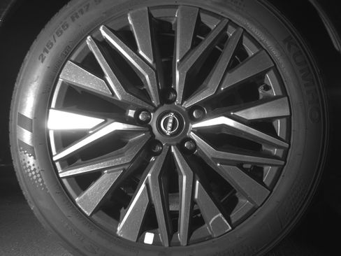 Used 2025 Nissan Altima 2.5 SV image 15