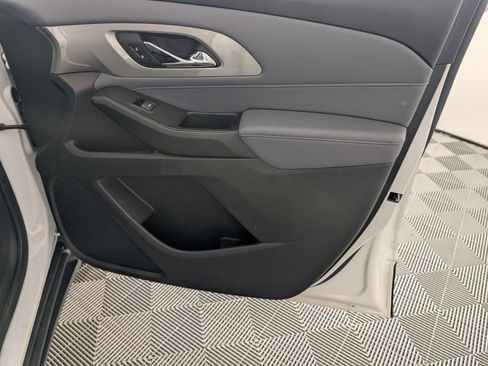 Certified 2020 Chevrolet Traverse LT FWD image 37
