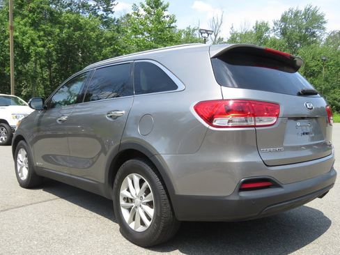 Used 2018 Kia Sorento LX w/ LX V6 Convenience Package AWD/4WD image 7