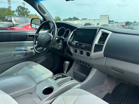 Used 2011 Toyota Tacoma PreRunner image 23