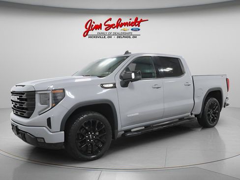 Used 2024 GMC Sierra 1500 Elevation w/ Elevation Premium Package AWD/4WD image 2