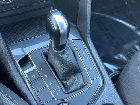 Used 2019 Volkswagen Tiguan S image 20
