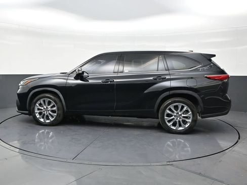Used 2020 Toyota Highlander Limited image 2