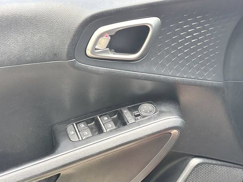Used 2021 Kia Soul GT-Line FWD image 17