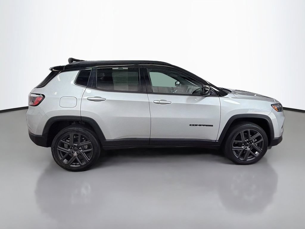 Used 2026 Jeep Compass Limited AWD/4WD image 10
