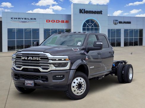 New 2026 RAM 4500 4x4 Crew Cab DRW w/ Laramie Trim Package image 1
