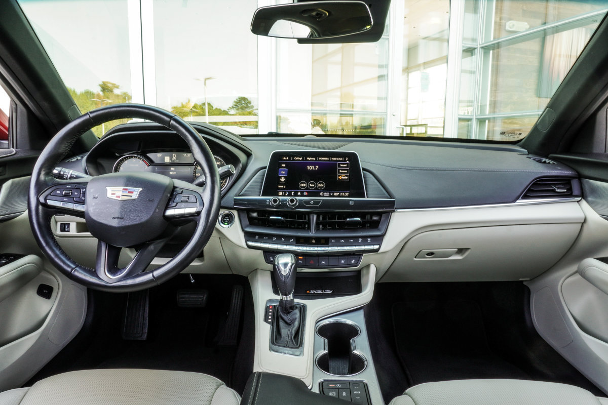 Used 2021 Cadillac CT4 Premium Luxury RWD image 5
