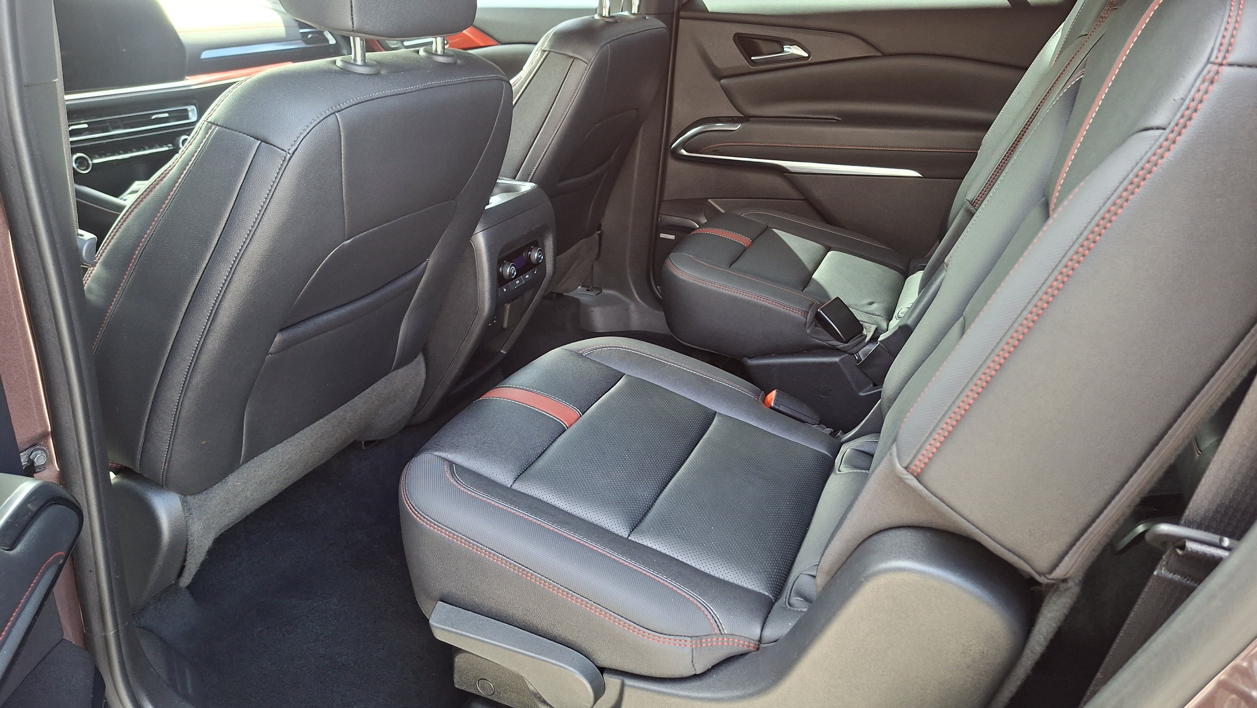 Used 2024 Chevrolet Traverse RS w/ LPO, Floor Liner Package FWD image 19