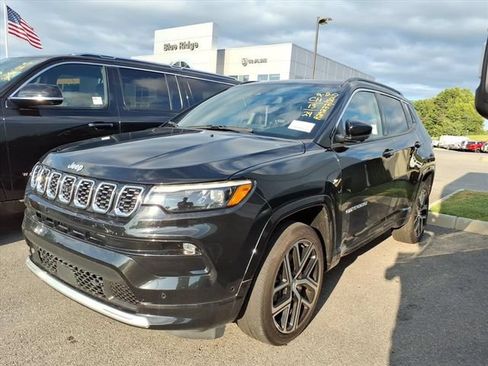 Used 2024 Jeep Compass Limited w/ Elite Group AWD/4WD image 11