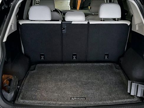 Used 2021 Volkswagen Tiguan SE AWD/4WD image 34