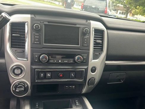 Used 2019 Nissan Titan SV w/ SV Convenience Package AWD/4WD image 13