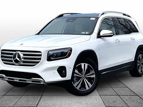 Used 2026 Mercedes-Benz GLB 250 4MATIC image 2