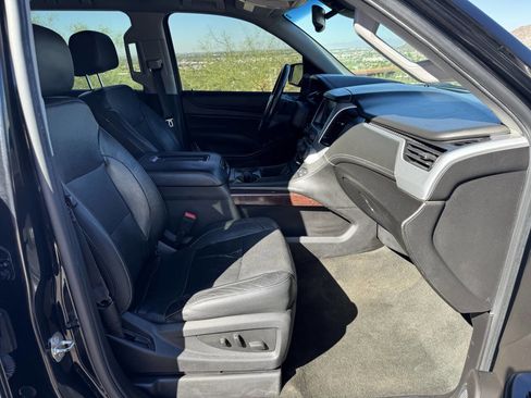 Used 2017 GMC Yukon XL SLT image 9