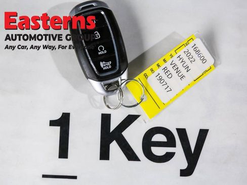 Used 2022 Hyundai Venue Limited image 25