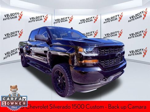 Used 2018 Chevrolet Silverado 1500 Custom w/ Custom Value Package image 1