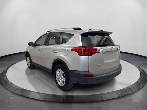 Used 2015 Toyota RAV4 LE FWD image 7