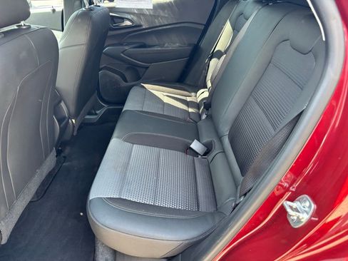 Used 2025 Chevrolet Trax LT image 11