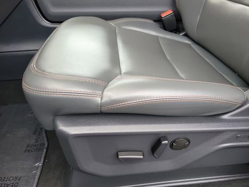 Certified 2025 Ford Expedition Active AWD/4WD image 20